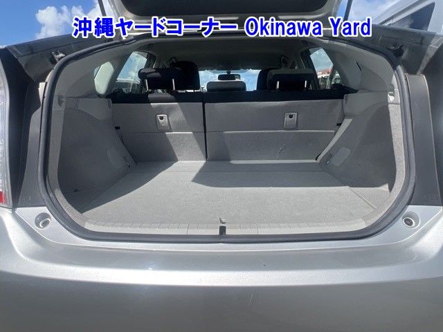 2015 Toyota Prius L auction photo 8