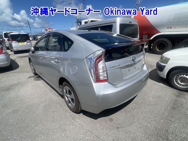 2015 Toyota Prius L auction photo 2