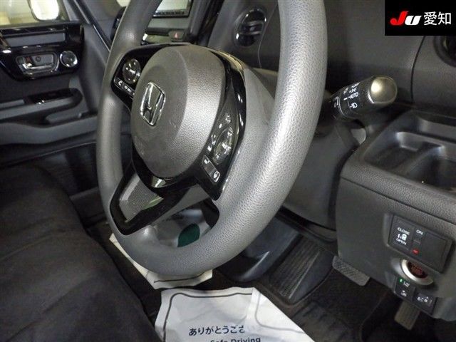 2022 Honda N-BOX L auction photo 5