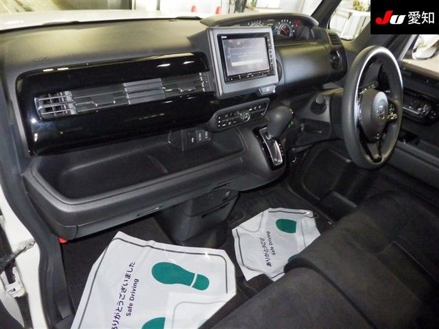 2022 Honda N-BOX L auction photo 3