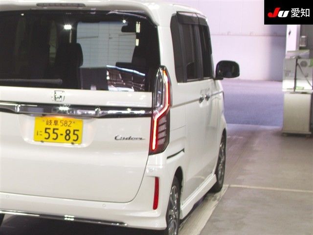 2022 Honda N-BOX L auction photo 8