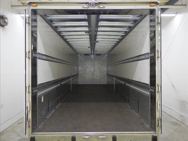 2020 Mitsubishi Fuso Wing auction photo 4