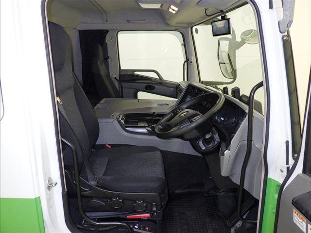 2020 Mitsubishi Fuso Wing auction photo 6
