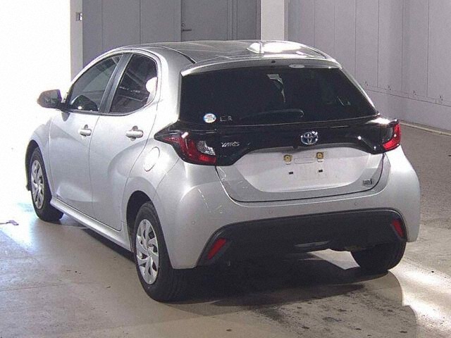 2021 Toyota Yaris Hybrid X auction photo 2