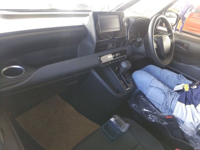 2026 Toyota Noah ハイブリッドS-X auction photo 3
