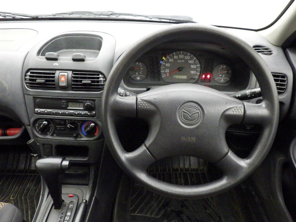 2004 Mazda ファミリア バン auction photo 3