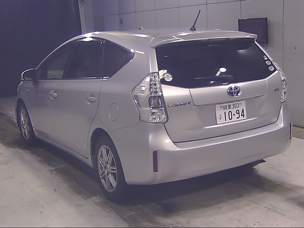 2011 Toyota Prius Alpha S auction photo 5