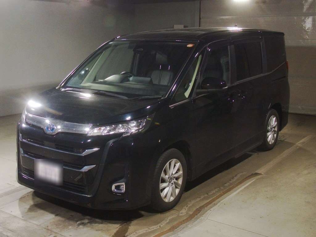 Japan Auction Vehicles 4 2022 Toyota Noah ハイブリッドZ auction photo