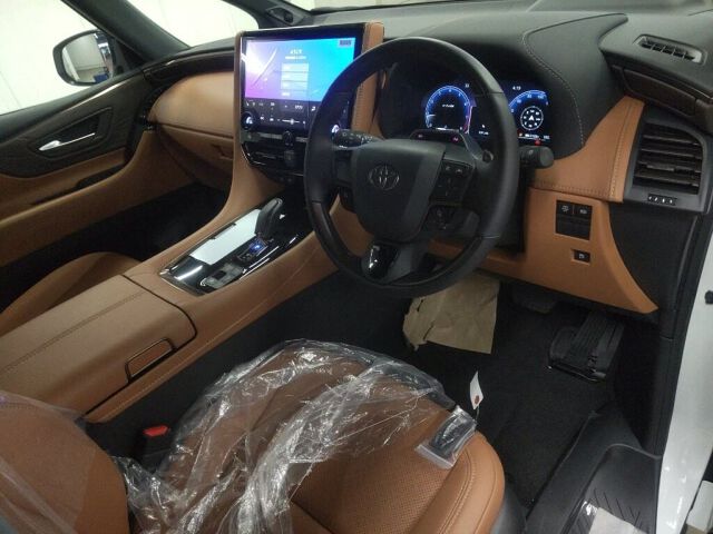2025 Toyota Vellfire Z Premier auction photo 3