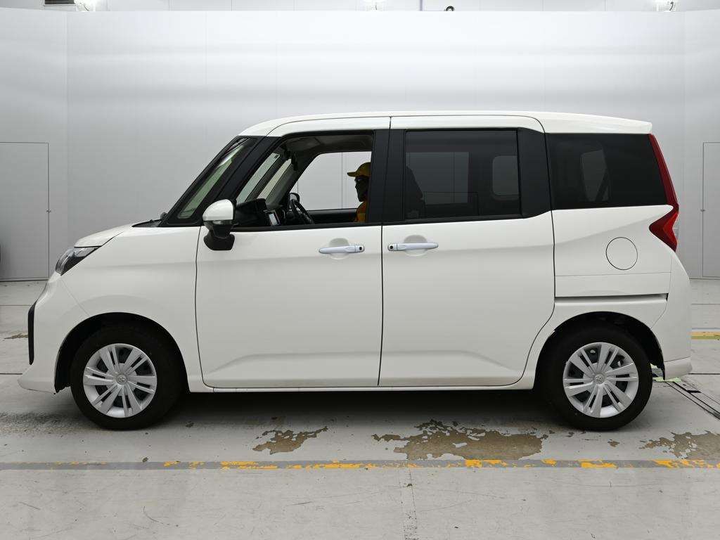 2023 Toyota Roomy G auction photo 4