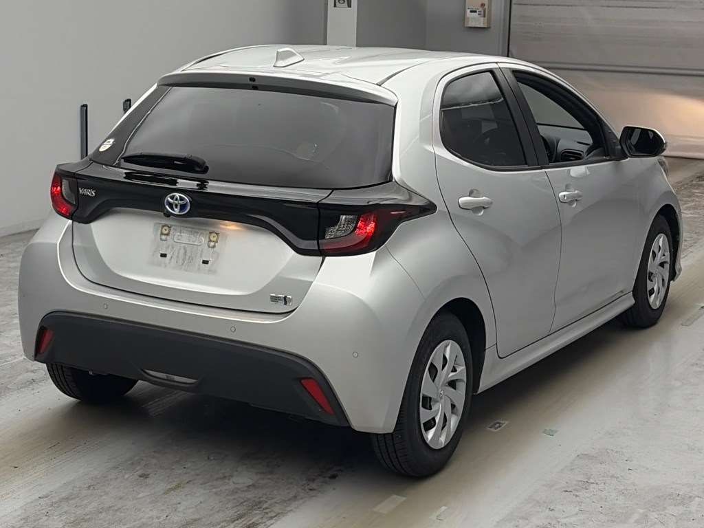 2021 Toyota Yaris Hybrid X auction photo 2