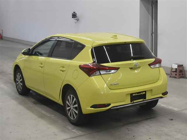 2015 Toyota Auris 150X auction photo 2
