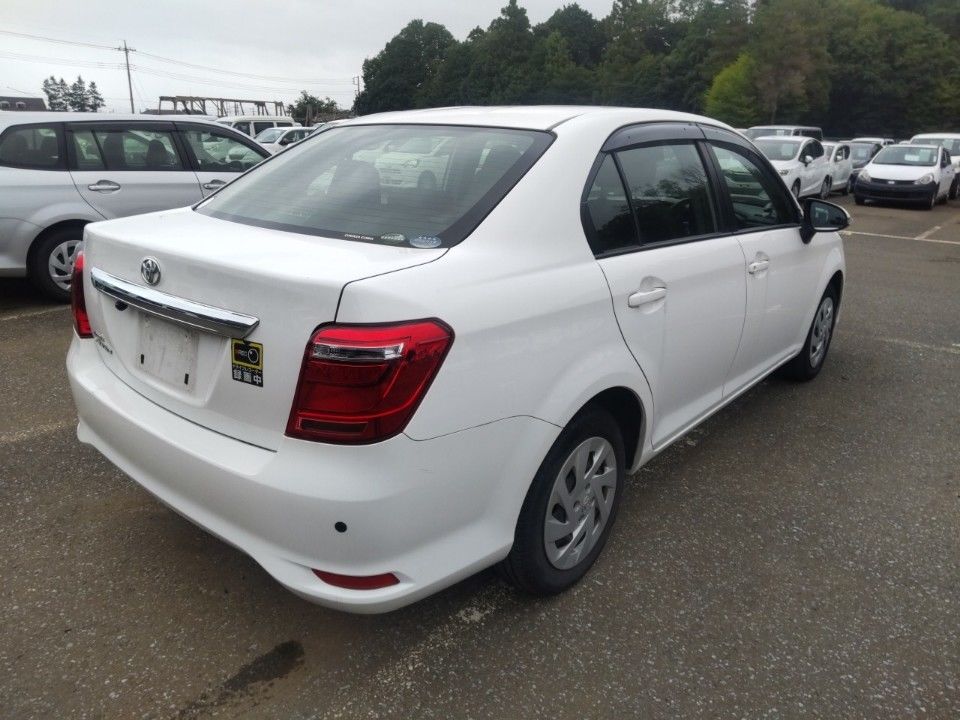 2021 Toyota カローラ アクシオ auction photo 2