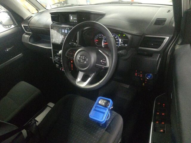 2025 Toyota Roomy Custom G-T auction photo 3