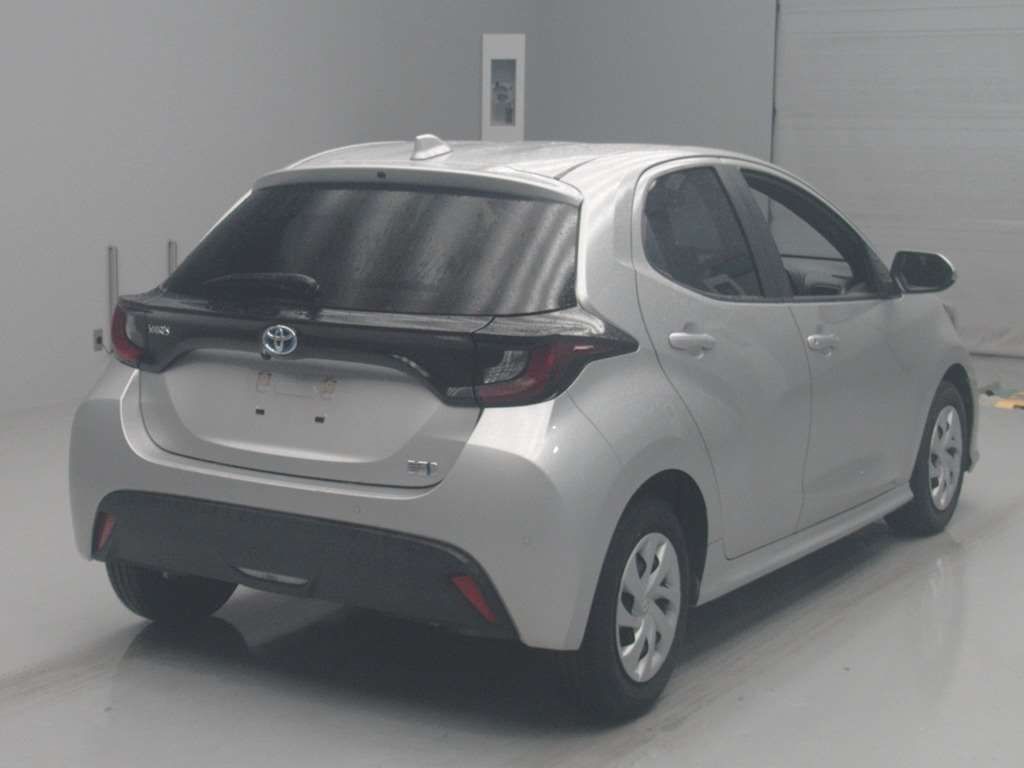 2021 Toyota Yaris Hybrid X auction photo 2