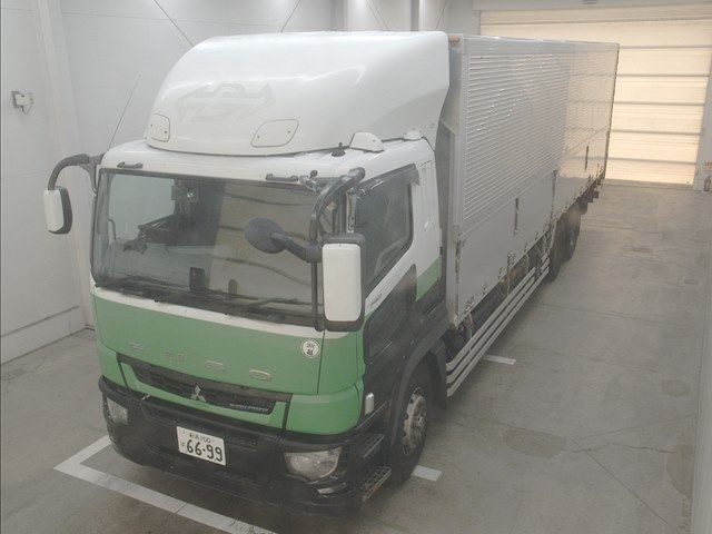 Japan Auction Vehicles 10 2020 Mitsubishi Fuso Wing auction photo