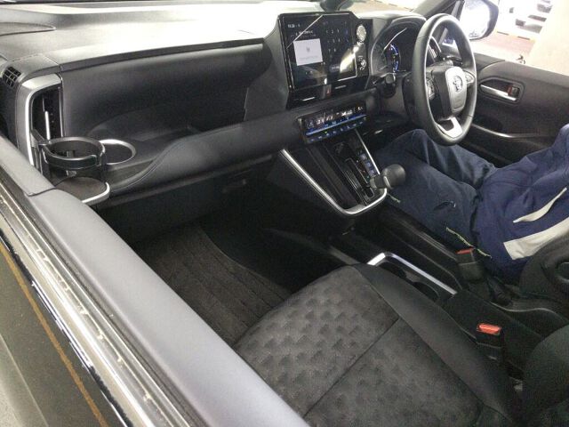 2023 Toyota Voxy Hybrid S-Z auction photo 3