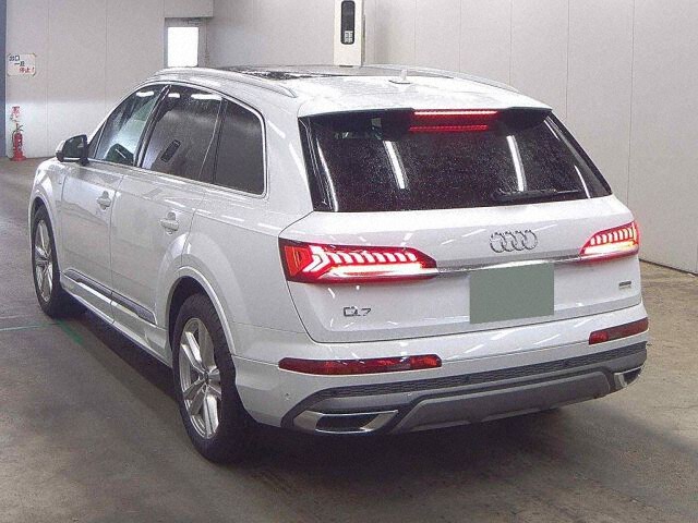 2024 Audi Q7 50TDIクワトロSライ 4WD auction photo 2