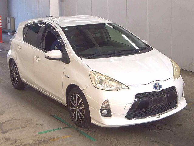2013 Toyota Aqua G Smart Entry PG Japan auction vehicle