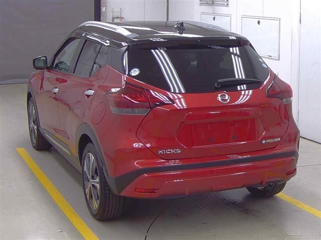 2021 Nissan Kicks X Two-Tone Interior Edition auction photo 2