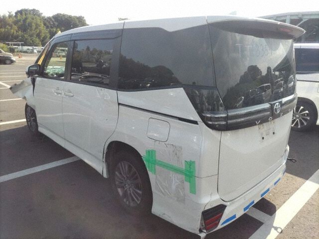 2025 Toyota Voxy S-G Fukushi auction photo 2