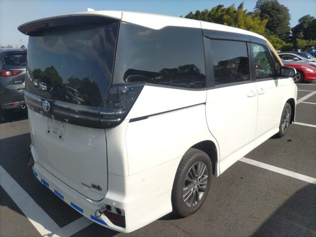 2025 Toyota Voxy S-G Fukushi auction photo 5