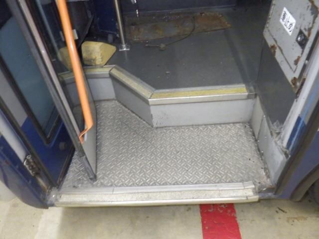 1998 Isuzu バス auction photo 8