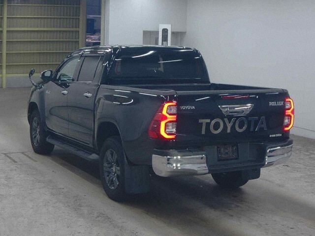 2023 Toyota Hilux Z 4WD auction photo 2