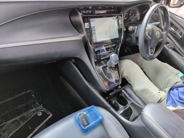 2019 Toyota Harrier premium auction photo 3