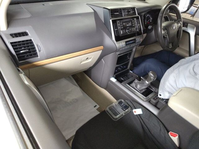 2022 Toyota Land Cruiser Prado TX Lパッケージ 4WD auction photo 3