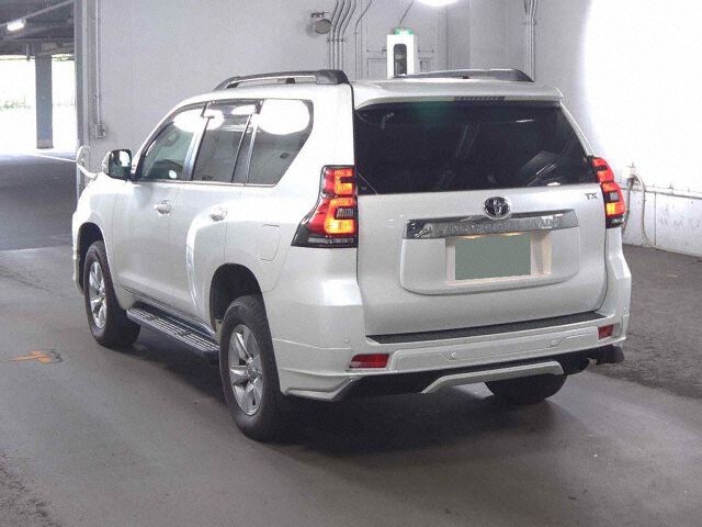2022 Toyota Land Cruiser Prado TX Lパッケージ 4WD auction photo 2