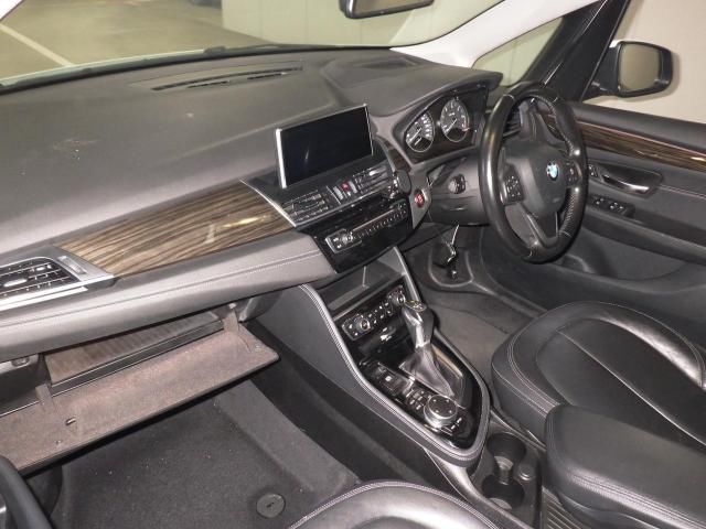 2016 BMW BMW 218 d A・Tラグジュアリー auction photo 2