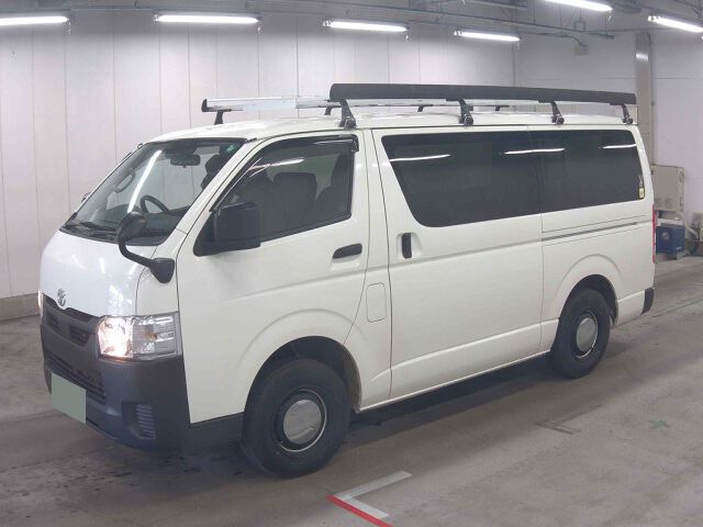 2025 Toyota Hiace Long DX 4WD auction photo 4
