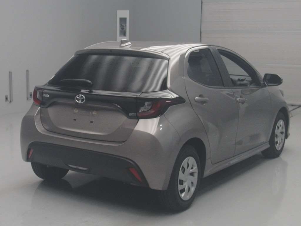 2023 Toyota Yaris X auction photo 2