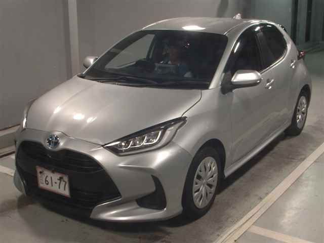 2020 Toyota Yaris ハイブリッドZ auction photo 4