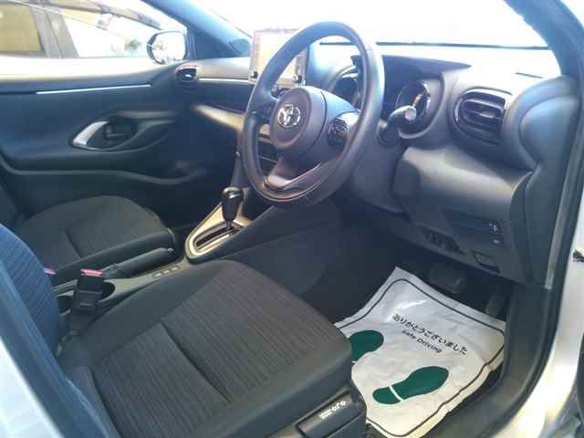 2020 Toyota Yaris ハイブリッドZ auction photo 3