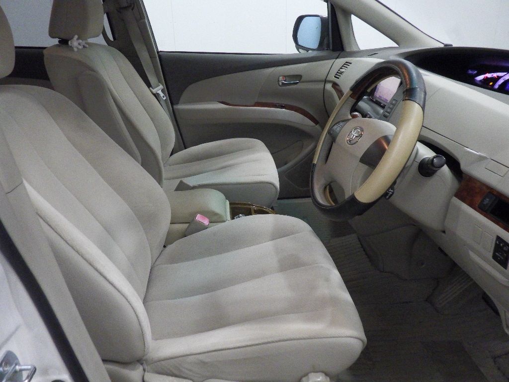 2011 Toyota Estima Aeras G Edition auction photo 6