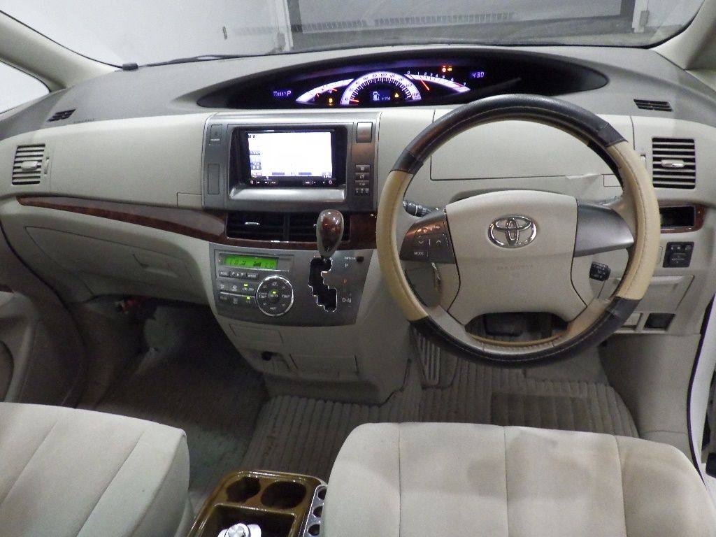 2011 Toyota Estima Aeras G Edition auction photo 3