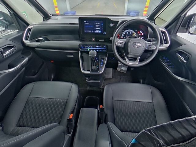 2025 Toyota Noah Z auction photo 3