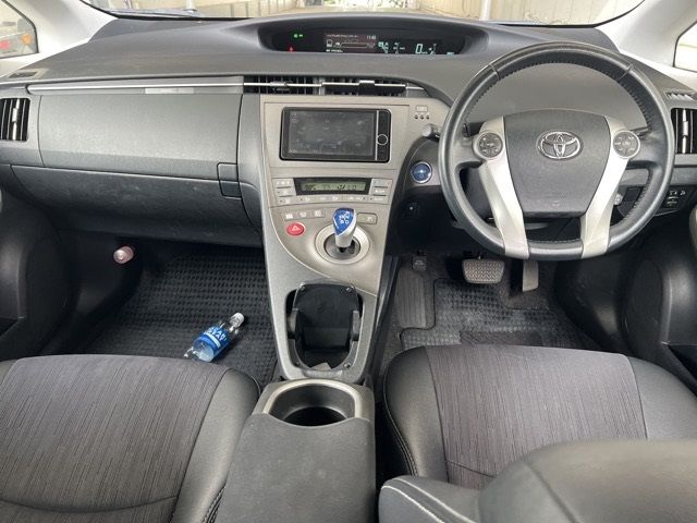 2013 Toyota Prius G auction photo 4