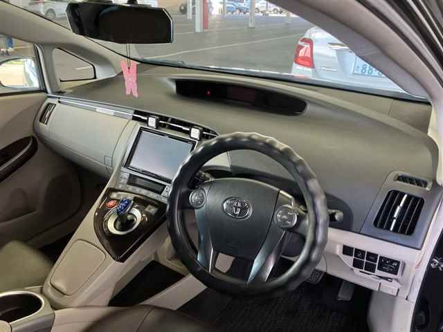 2015 Toyota Prius S Touring Selection Maiko auction photo 3
