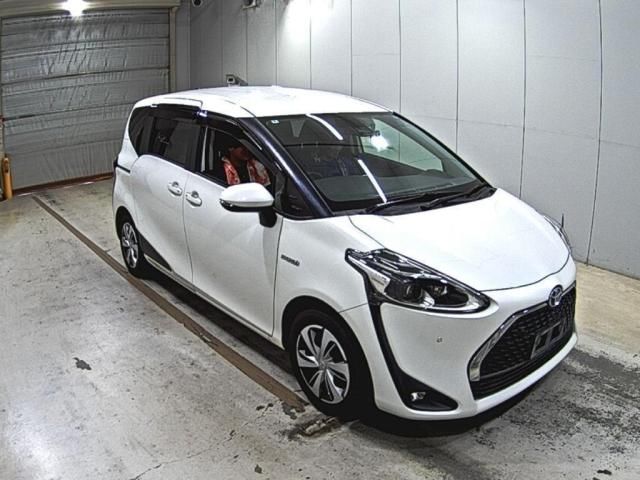 2020 Toyota Sienta Hybrid G ​​Cuero Japan auction vehicle