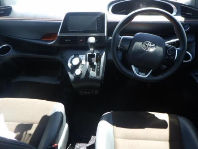 2020 Toyota Sienta Hybrid G ​​Cuero auction photo 3