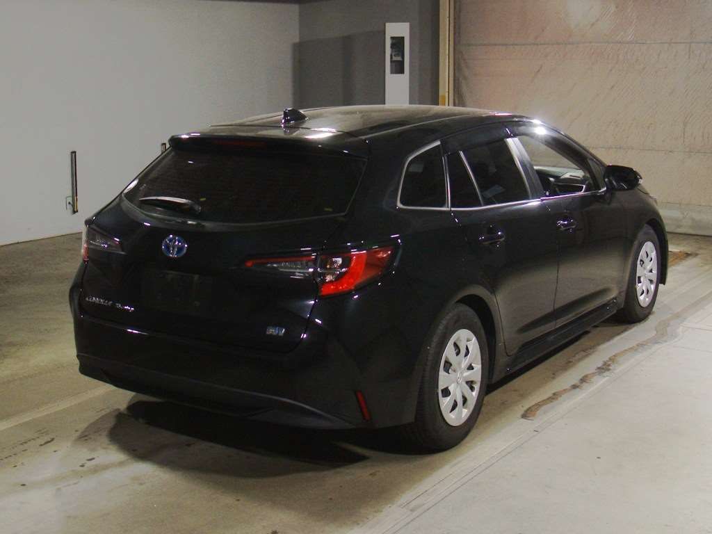 2022 Toyota Corolla Touring ハイブリッド G-X auction photo 2