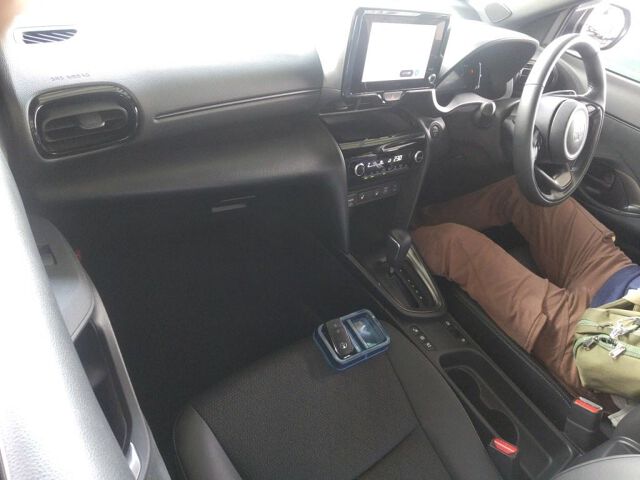 2025 Toyota Yaris Cross Hybrid Z auction photo 3