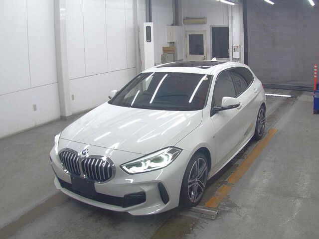 2021 BMW 1 Series 118D M-S E-Joy+ auction photo 4