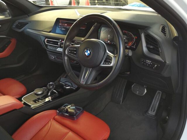 2021 BMW 1 Series 118D M-S E-Joy+ auction photo 3