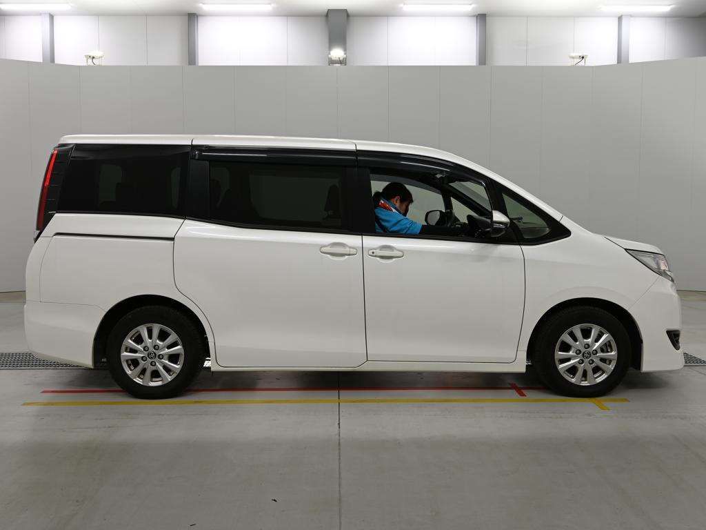 2021 Toyota Noah Hybrid X auction photo 3