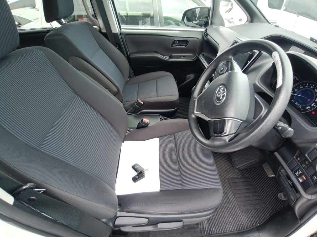 2021 Toyota Noah Hybrid X auction photo 10
