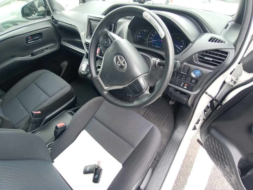 2021 Toyota Noah Hybrid X auction photo 9